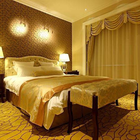 Alton Hotel Wuhu Екстериор снимка
