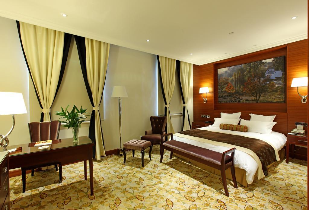 Alton Hotel Wuhu Екстериор снимка